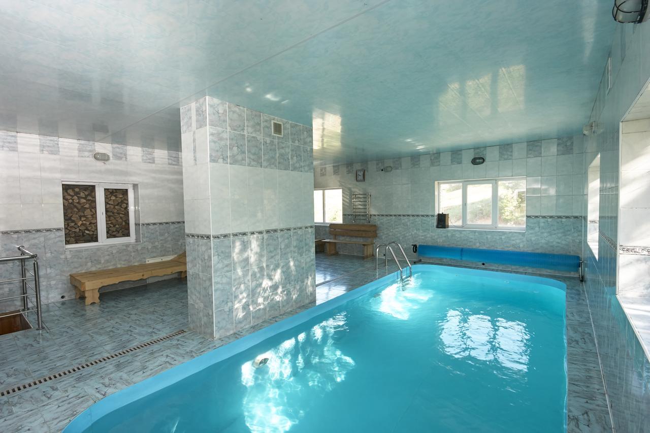 Villa Kolo Druziv à Slavsko Extérieur photo